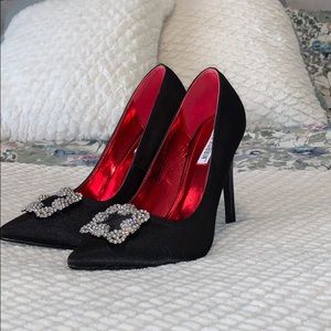 Cape robin heels